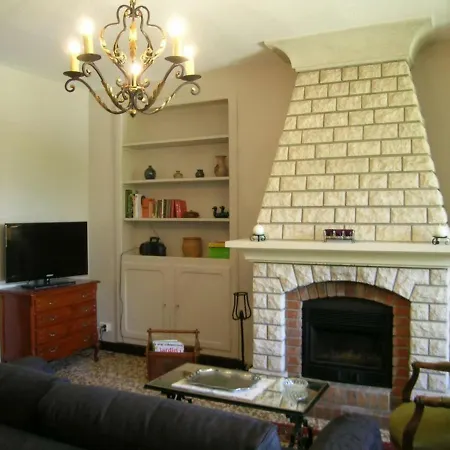 Holiday home Avec Jardin Privatif, Cheminee Et Tennis Gratuit A - Fr-1-489-11 Saint-Ennemond
